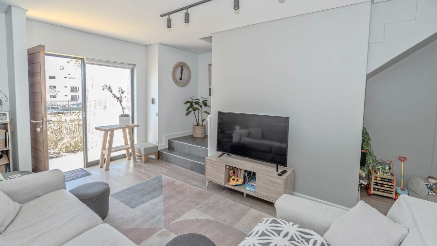 2 Bedroom Property for Sale in Newinbosch Western Cape